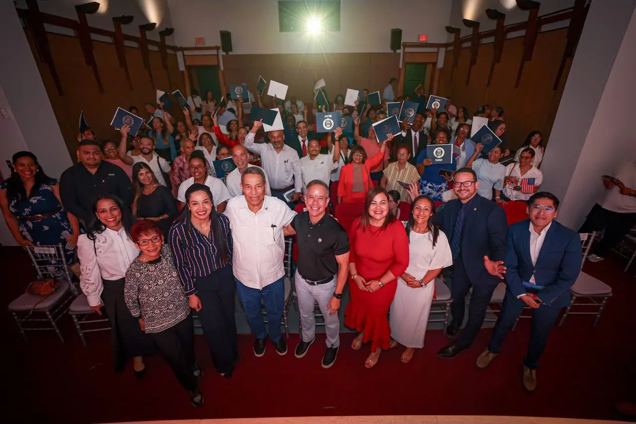 Puerto Rico Welcomes New U.S. Citizens in San Juan Ceremony